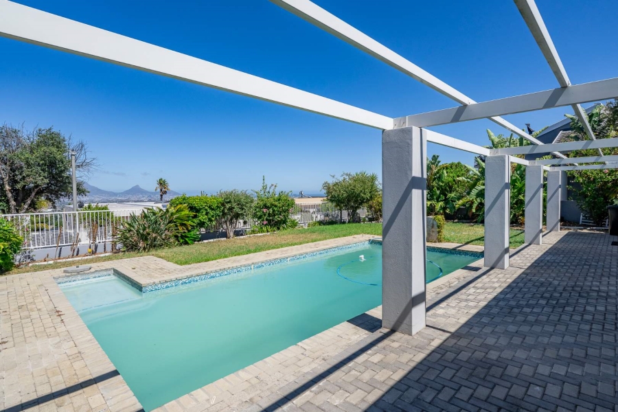 To Let 4 Bedroom Property for Rent in Plattekloof Western Cape